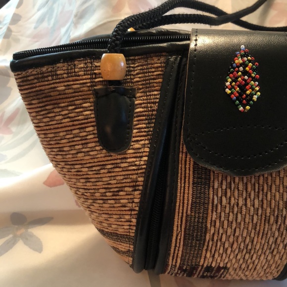 Cute little basket type shoulder bag 12.5x8” - 11” drop - Picture 3 of 13